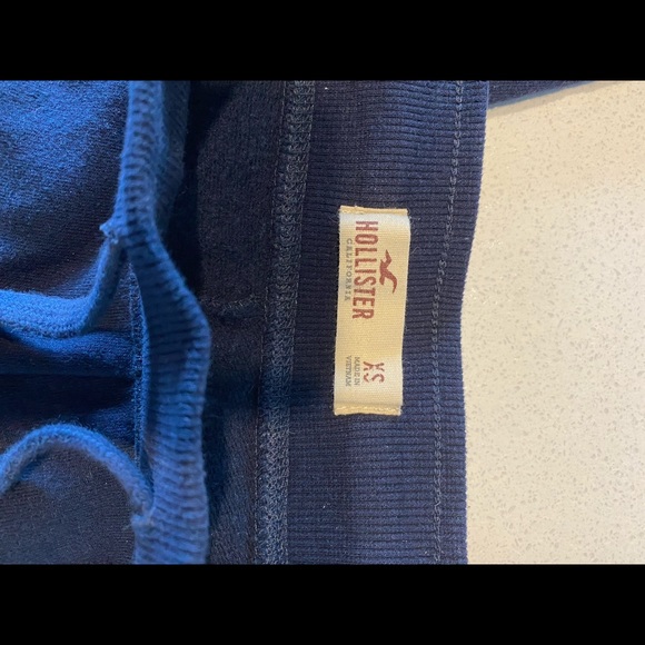 Navy Hollister Leggings- bundle 3+ items get 15% - Picture 3 of 5